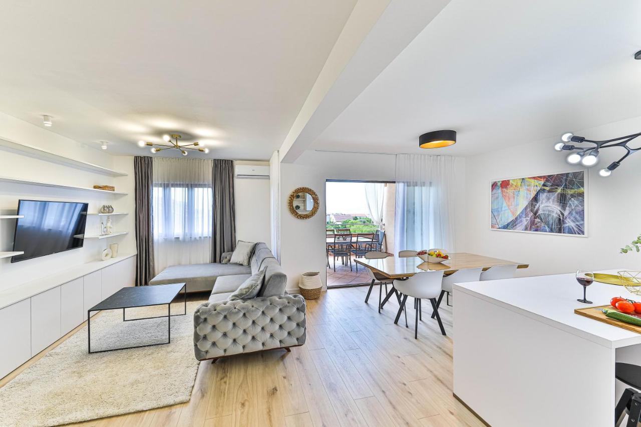 Apartmani Ana Kaštela Exteriör bild