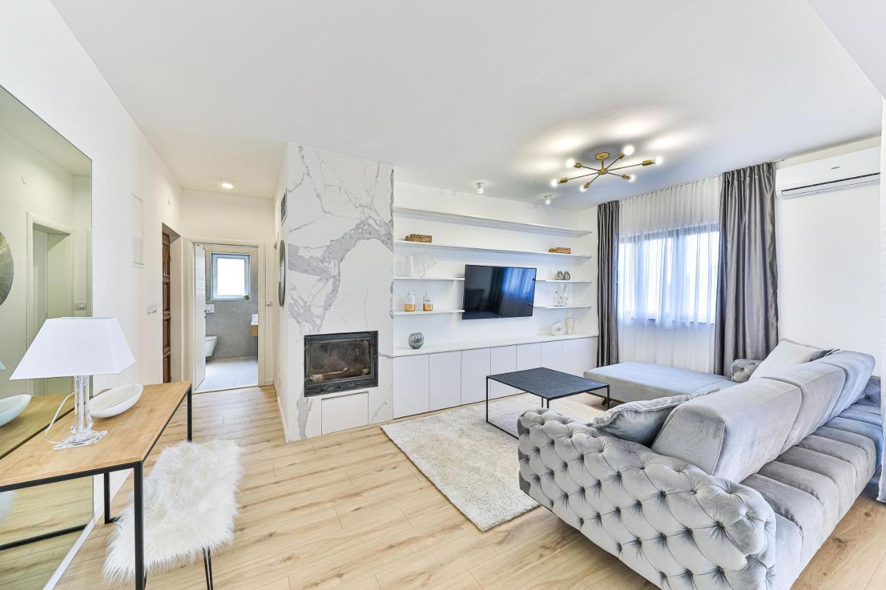 Apartmani Ana Kaštela Exteriör bild