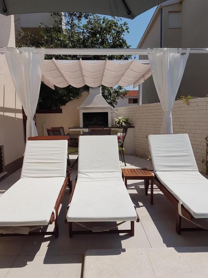 Apartmani Ana Kaštela Exteriör bild