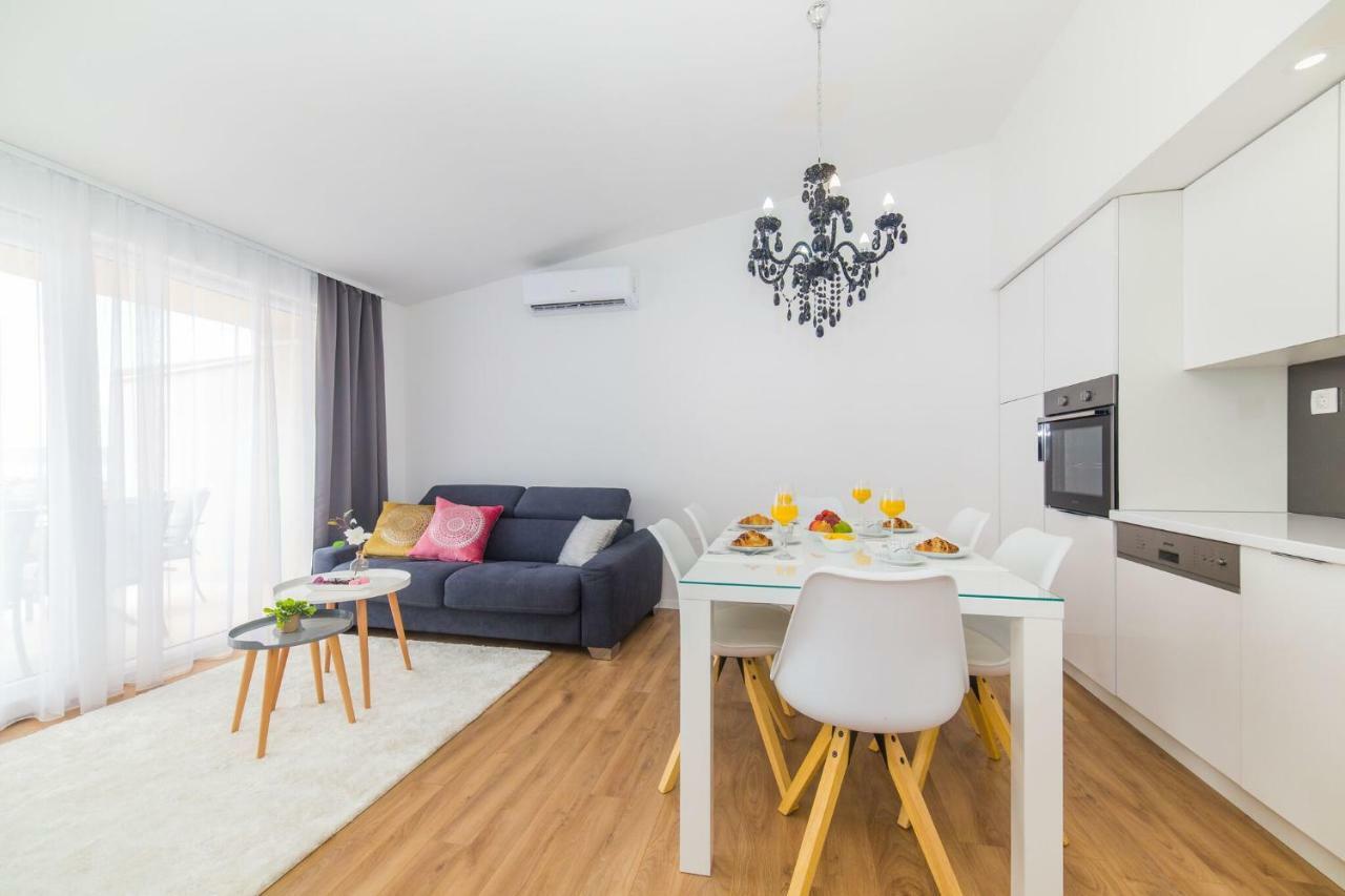 Apartmani Ana Kaštela Exteriör bild