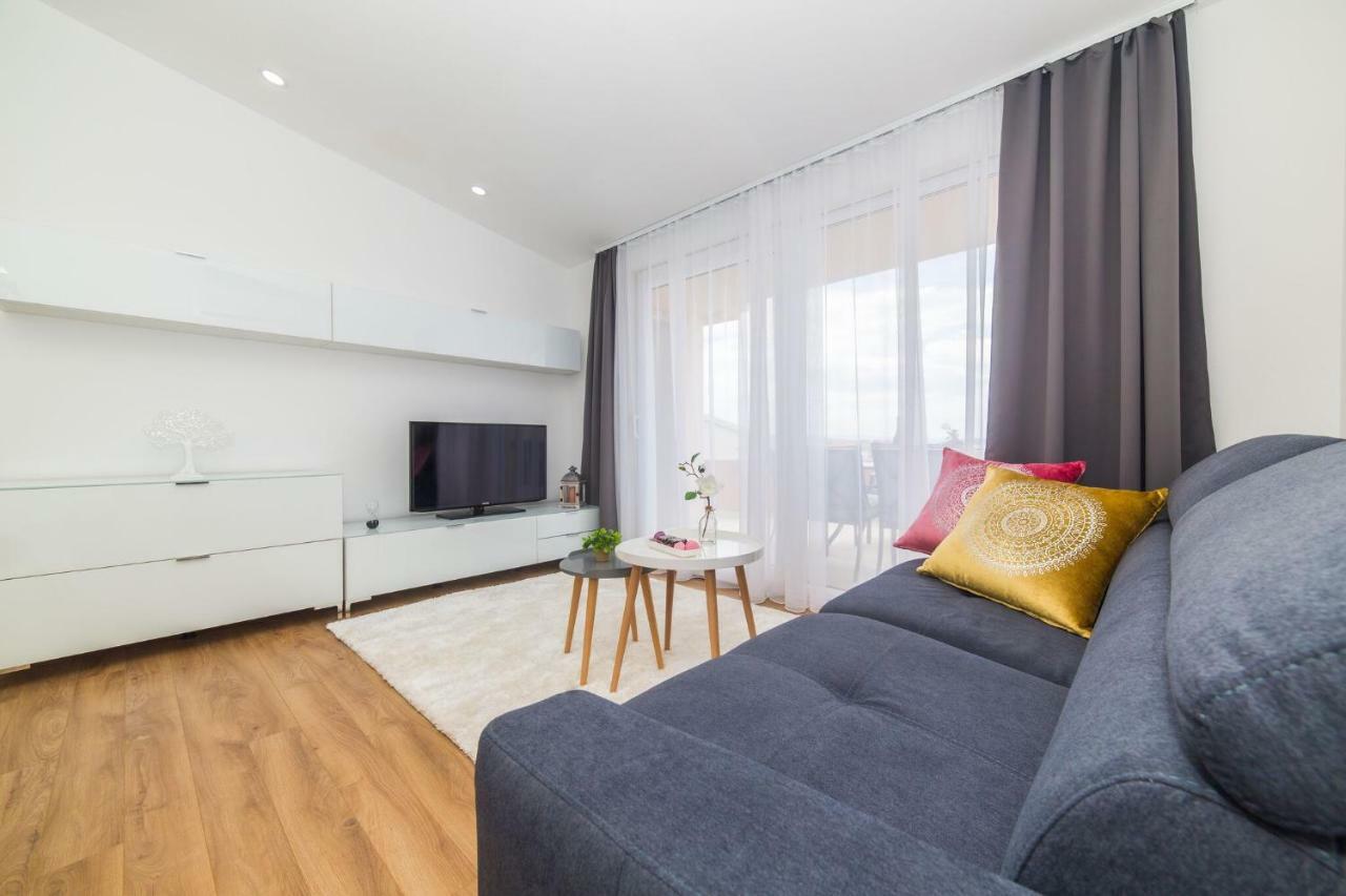 Apartmani Ana Kaštela Exteriör bild