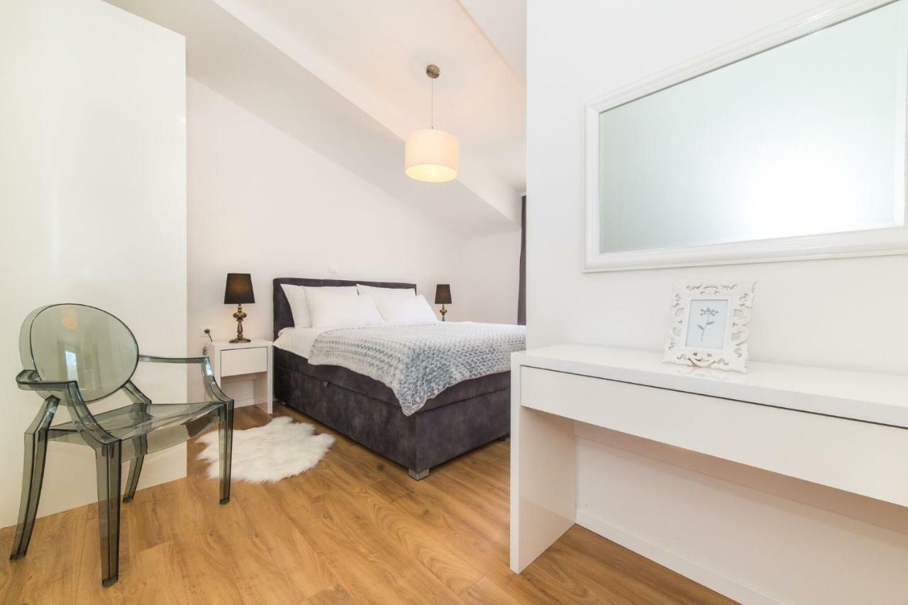 Apartmani Ana Kaštela Exteriör bild
