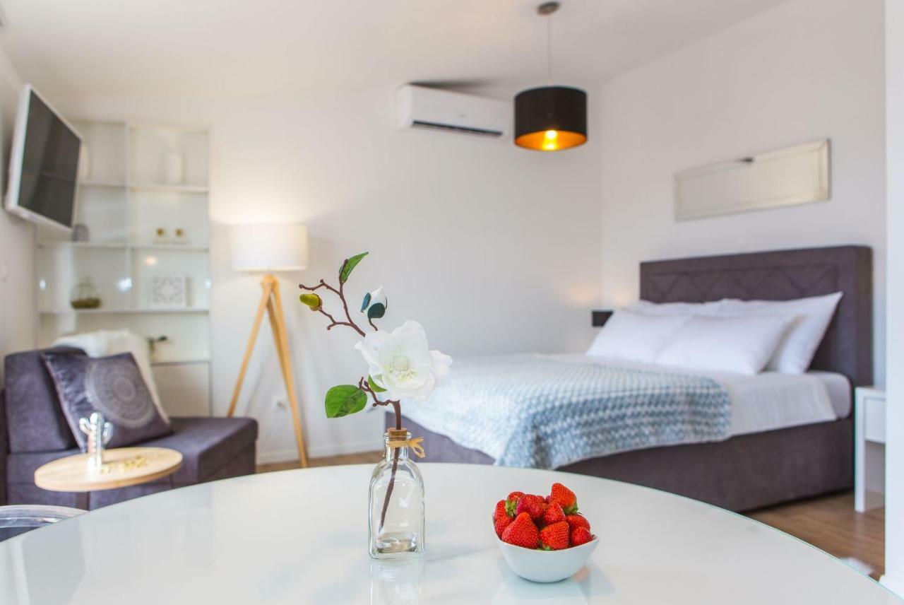 Apartmani Ana Kaštela Exteriör bild