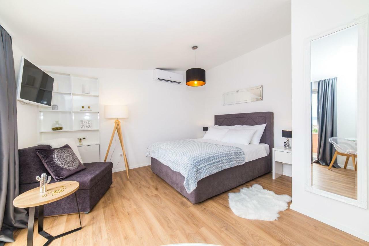 Apartmani Ana Kaštela Exteriör bild