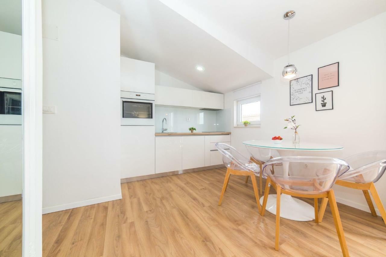 Apartmani Ana Kaštela Exteriör bild