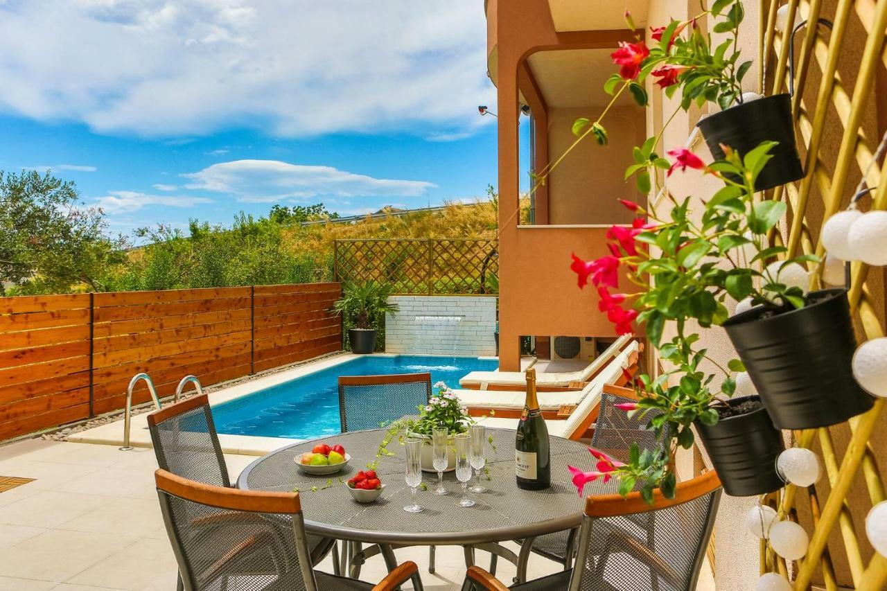 Apartmani Ana Kaštela Exteriör bild
