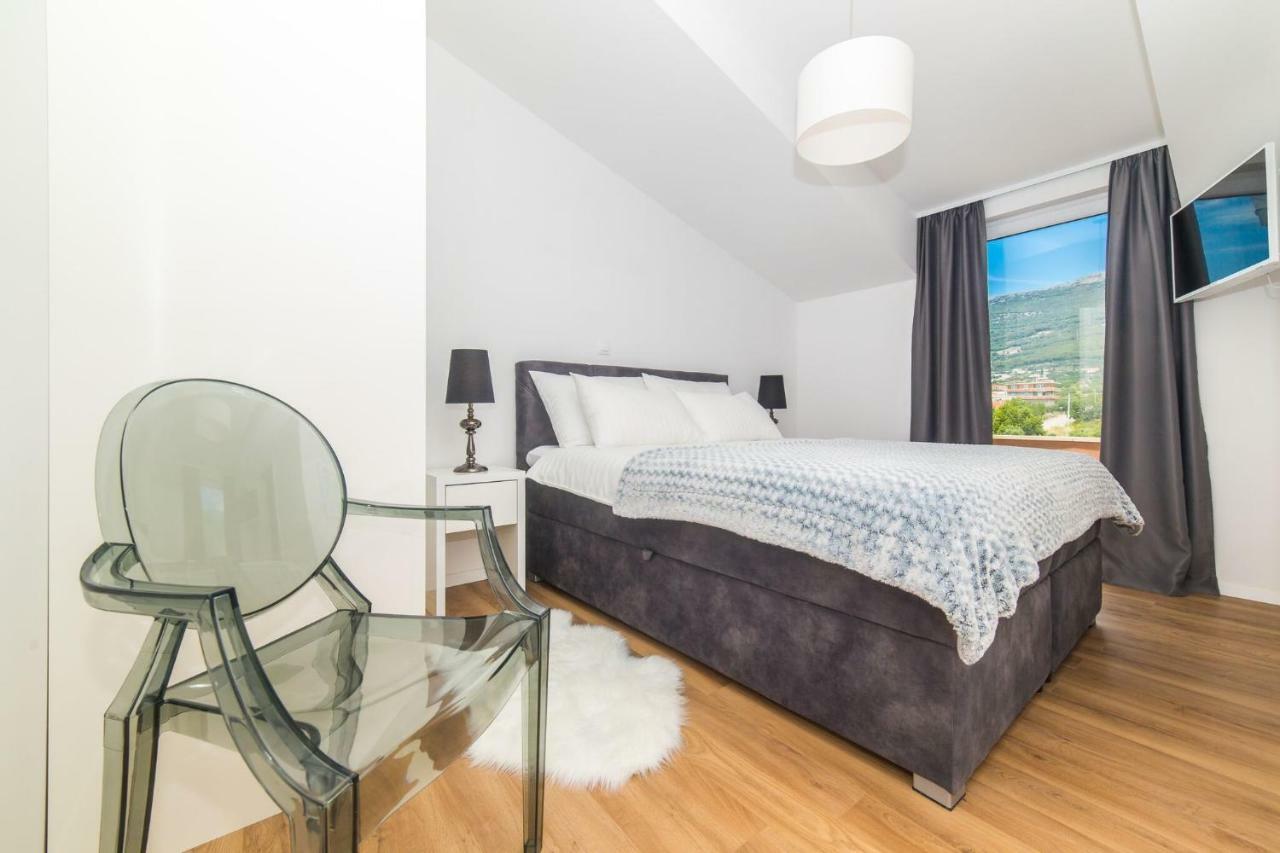 Apartmani Ana Kaštela Exteriör bild